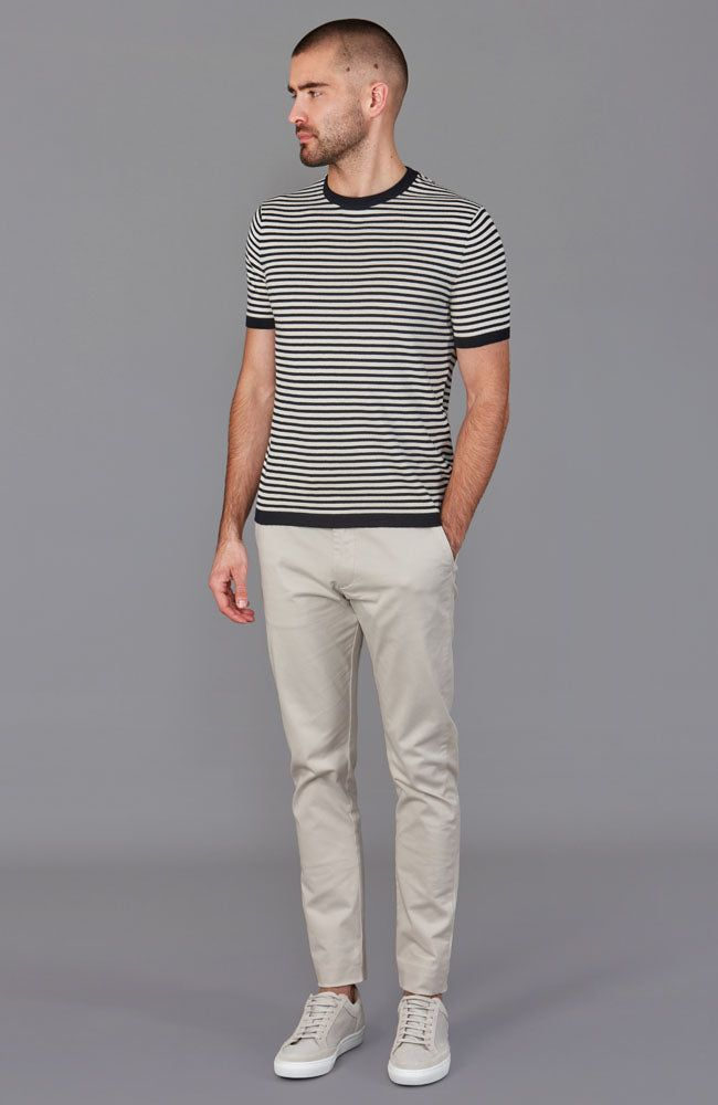 23 Best Khaki Pants Outfit Ideas for Men 9 image 1100