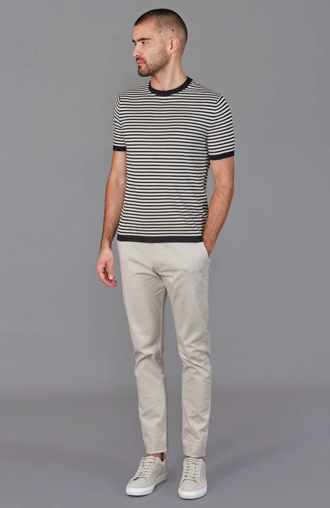 23 Best Khaki Pants Outfit Ideas for Men 9 image 1100