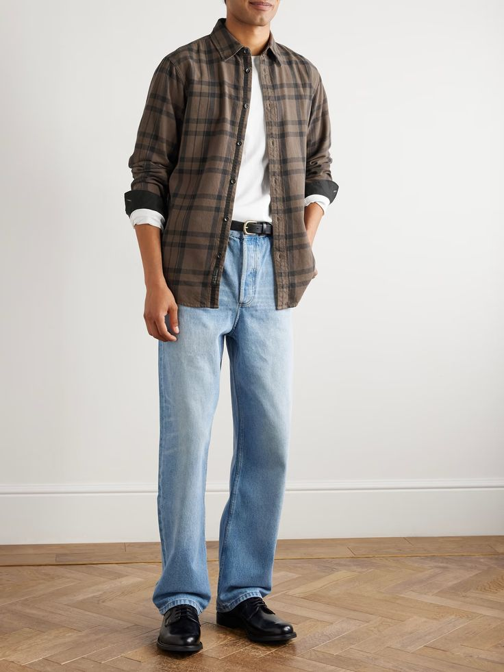 20 White Sneakers Outfit Ideas for Men 7 image 1709